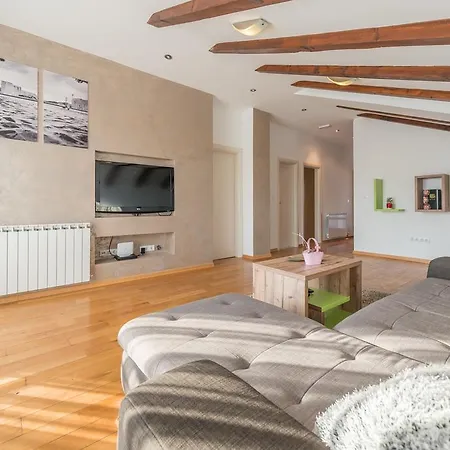 Marina Deluxe Apartment *