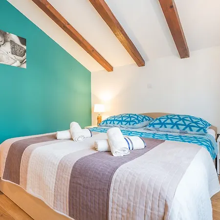 Apartamento Marina Deluxe *